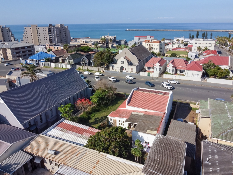 5 Bedroom Property for Sale in Quigney Eastern Cape